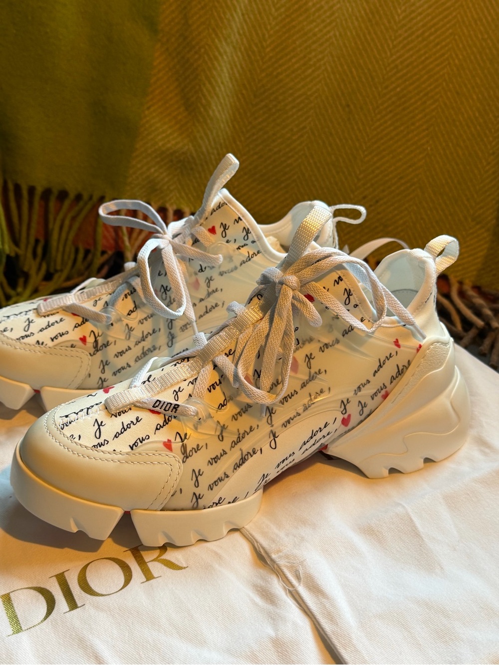 NEW Dior Sneakers with Red Heart Accents 37 Limited edition